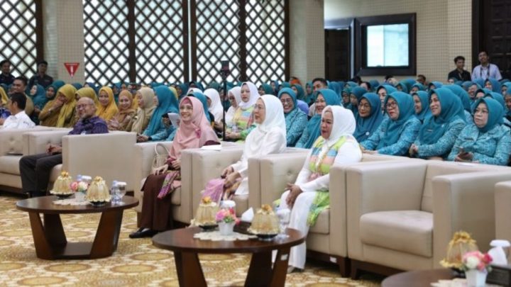 Melinda Aksa Sebut Perempuan Cerdas Finansial, Kunci Kesejahteraan Keluarga dan Bangga melinda aksa