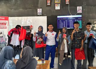 Asmo Sulsel Edukasi Safety Riding di SMAN 8 Gowa, Sediakan Kuis Berhadiah