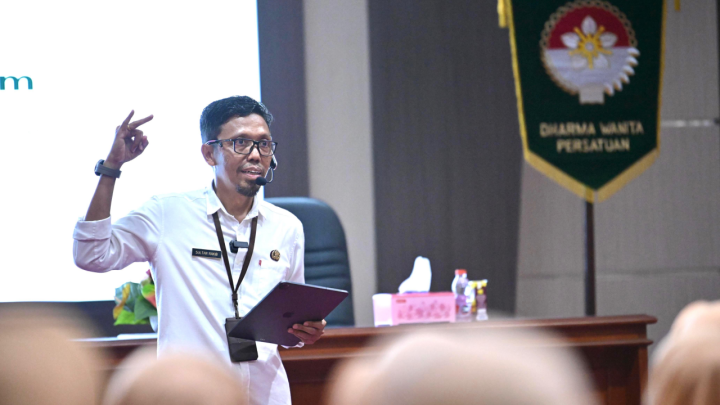 Narasumber di webinar