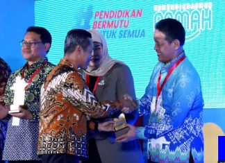 Unismuh Terima Penghargaan LPTK Penyelenggara PPG Terbaik Nasional dari Kemendikdasmen