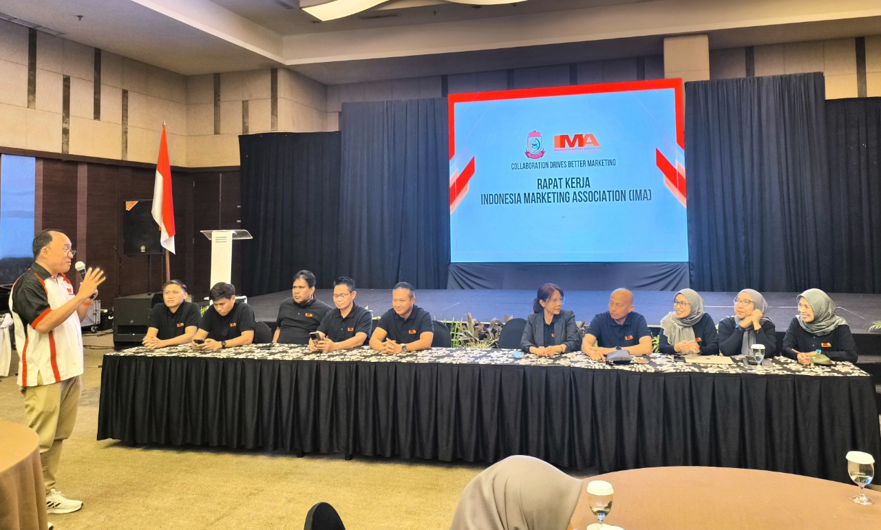 Pengurus IMA Chapter Makassar Periode 2025-2027 Resmi Dilantik, Walikota Harap Sparing Partner