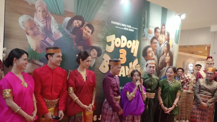 Special Show Film Jodoh 3 Bujang Mendapat Sambutan Hangat Masyarakat Makassar film jodoh 3 bujang