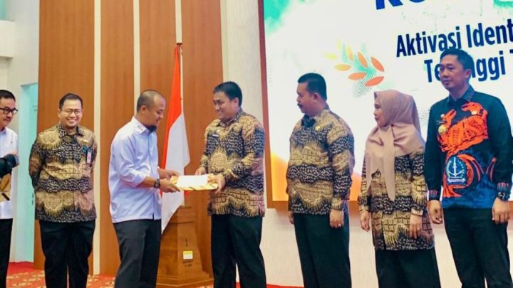 Selamat, Disdukcapil Bulukumba Sabet Penghargaan Perekaman KTP El Tertinggi se Sulsel 2024 Dikdukacapil bulukumba