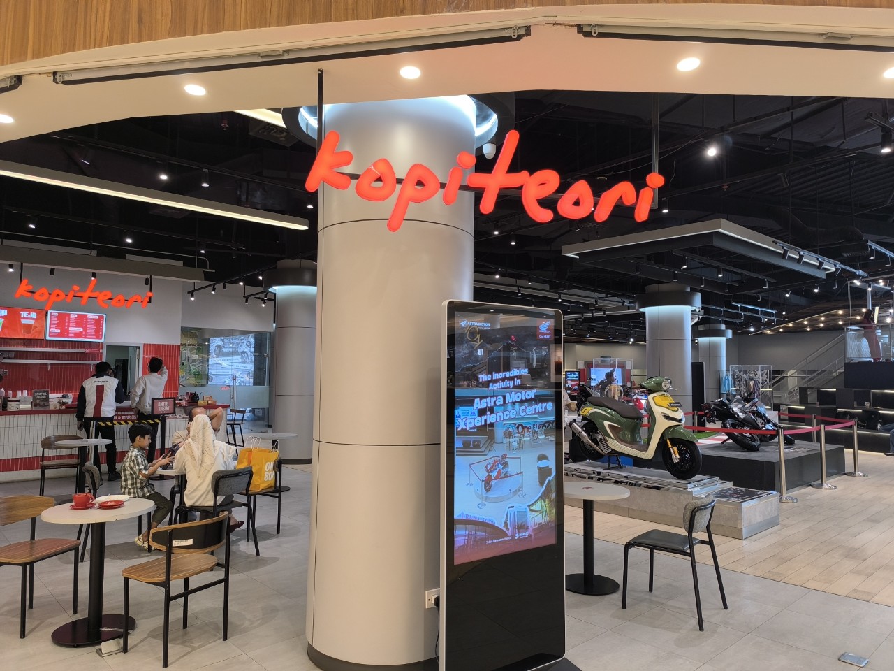 Pengen Rasakan Sensasi Menjadi Pebalap MotoGP? Ke Astra Motor Experience Center di TSM Saja!