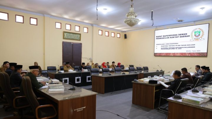 DPRD Pangkep Gelar Rapat Pengkajian Dua Ranperda Strategis dprd pangkep