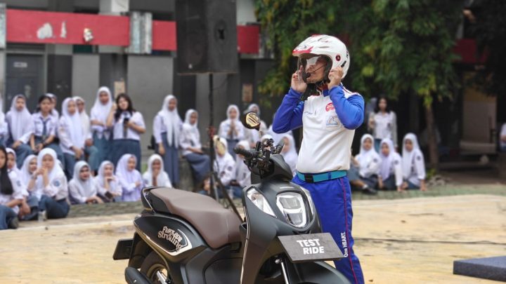 Edukasi Safety Riding di SMKN 4 Makassar, Asmo Sulsel Harap Siswa Menjadi Pelopor Keselamatan Berkendara edukasi safety riding