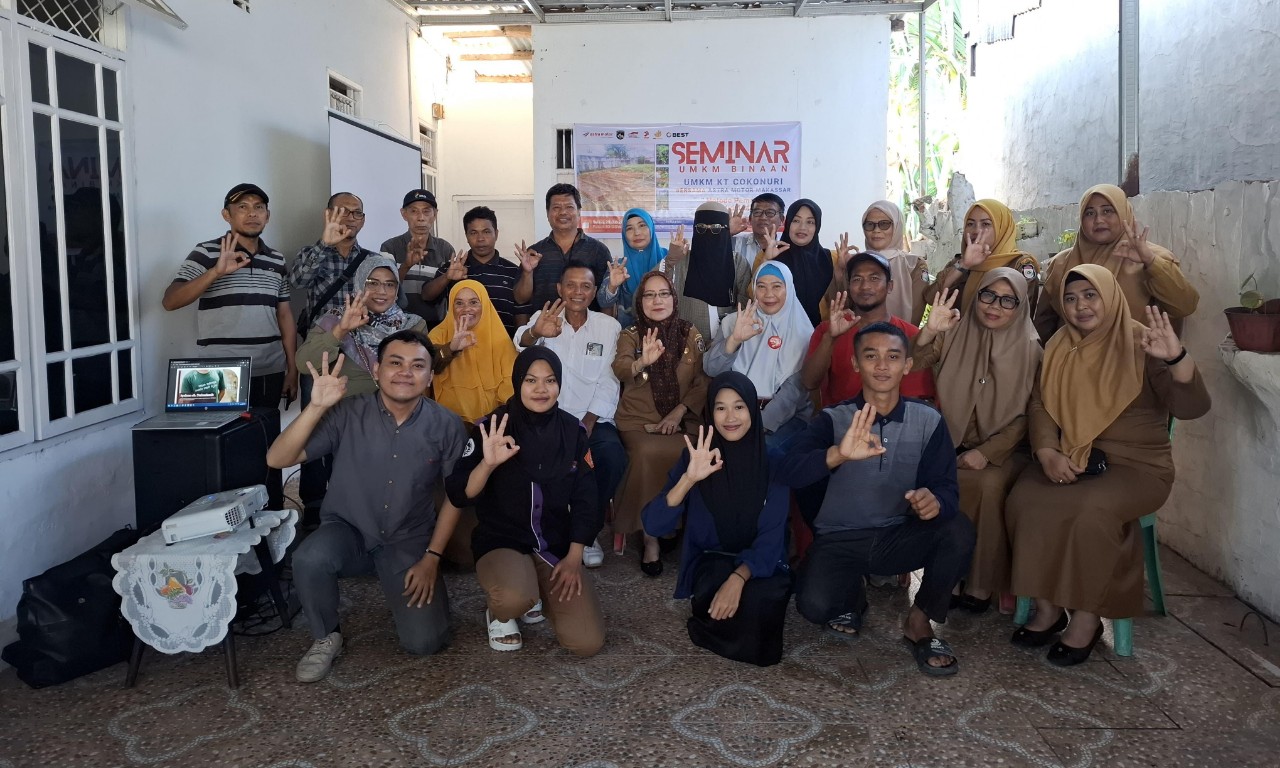 Puluhan Pelaku UMKM Binaan Kebun Tetangga Cokonuri Dapat Materi Pemasaran Produk dari Asmo Sulsel