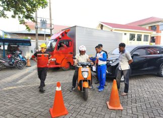 Astra Motor Sulsel Berikan Edukasi Safety Riding Motor Listrik ke Karyawan Astra Trac Makassar