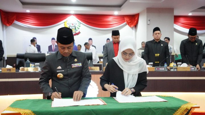 Gubernur dan DPRD Sulsel Setujui Perubahan KUA-PPAS 2025, PAD Naik Rp10,4 Triliun pemprov sulsel