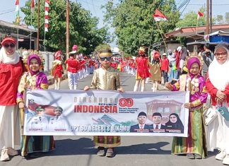 100 Siswa UPT SDN 8 Binamu Meriahkan Ajang Gerak Jalan Indah HUT RI ke-80 di Jeneponto