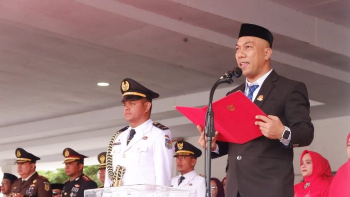 Ketua DPRD Jeneponto Didis Suryadi Bacakan Teks Proklamasi pada Upacara HUT ke-80 RI Ketua DPRD