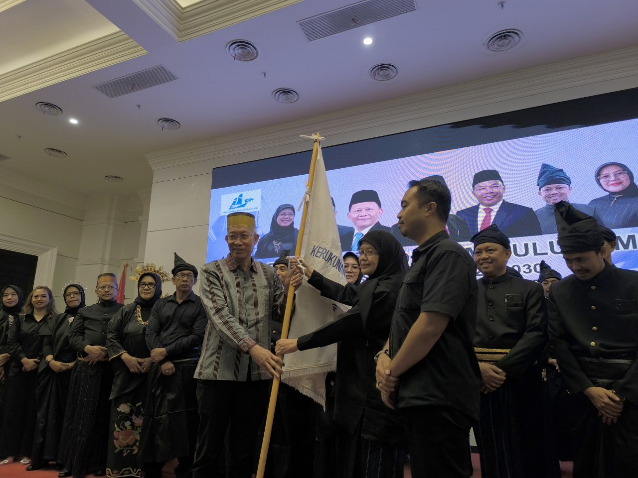 DPP KM Bulukumba Resmi Dikukuhkan, Amran Sulaiman: Mari Saling Sipakalebbi dan Menghidupkan