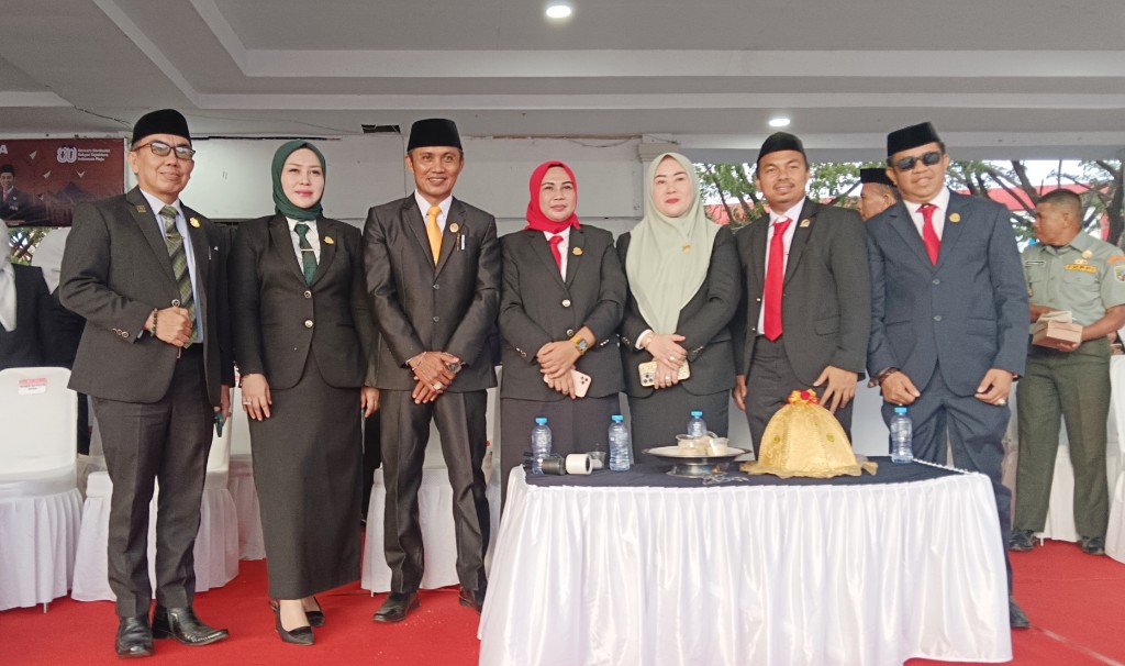 Ketua DPRD Jeneponto Didis Suryadi Bacakan Teks Proklamasi pada Upacara HUT ke-80 RI