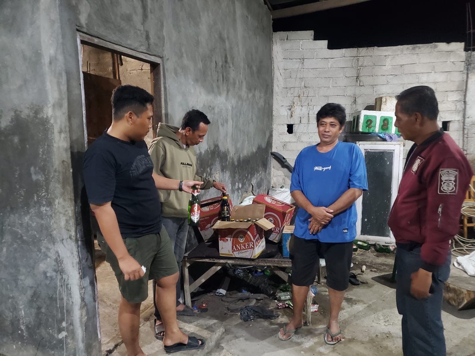 Polres Jeneponto Intensifkan Razia, Ratusan Botol Miras dan Puluhan Liter Ballo Disita