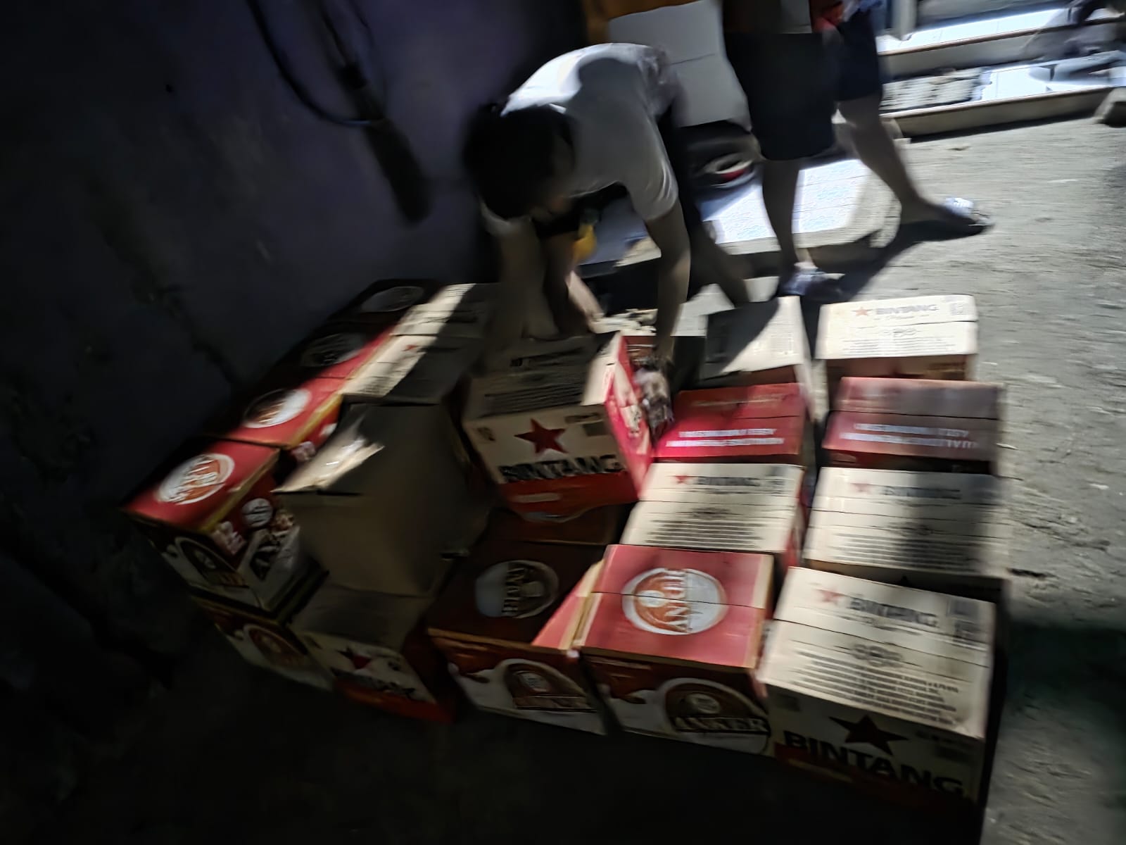 Polres Jeneponto Intensifkan Razia, Ratusan Botol Miras dan Puluhan Liter Ballo Disita