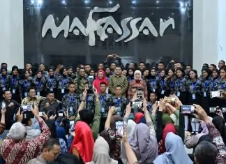 Sukses Kibarkan Merah Putih, Paskibraka Makassar Dijanji Liburan ke Bali dan Beasiswa Kuliah