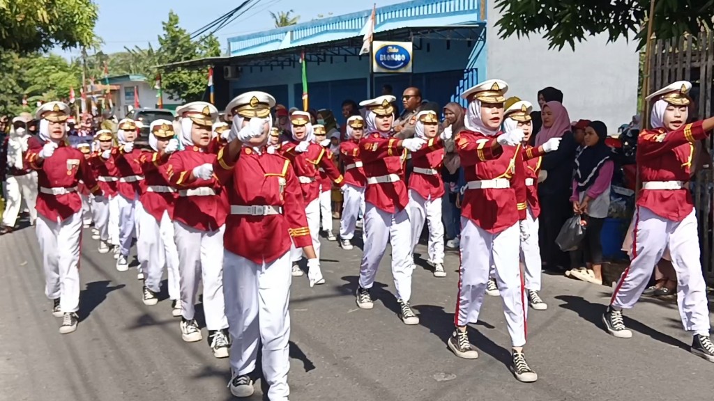 Lepas Gerak Jalan Indah HUT RI ke-80, Bupati Jeneponto Bangga Akan Kreativitas dan Semangat Pelajar