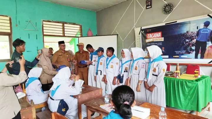Dinas Sosial Gowa Perkenalkan Taruna Siaga Bencana di SMPN 2 Pattallassang