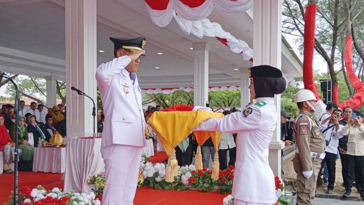 Perdana, Bupati Jeneponto Paris Yasir Bertindak Sebagai Inspektur Upacara Pengibaran Sang Merah Putih HUT RI Bupati Jeneponto