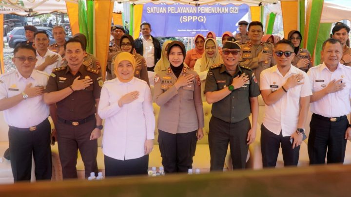 Wawali Makassar Hadiri Peletakan Batu Pertama Pembangunan SPPG Polres Pelabuhan Makassar Wawali Makassar