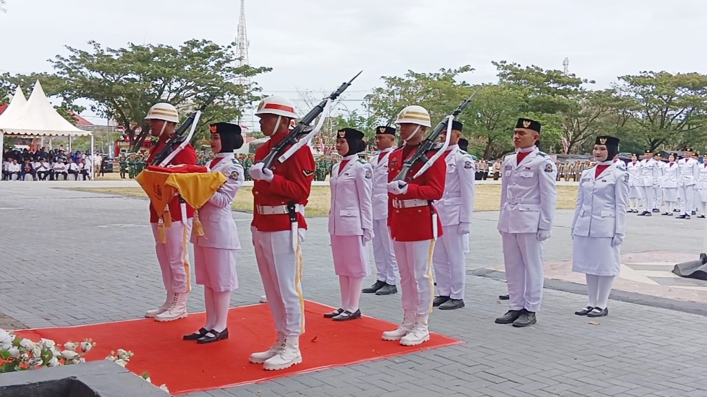 Perdana, Bupati Jeneponto Paris Yasir Bertindak Sebagai Inspektur Upacara Pengibaran Sang Merah Putih HUT RI