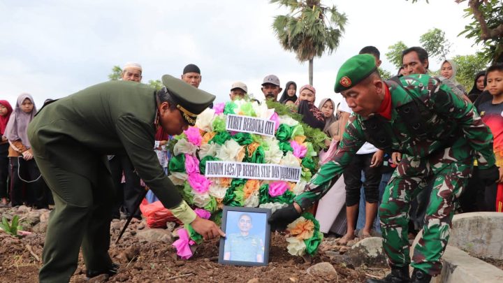 Kepergian Serka Muh. Saleh, Dandim Jeneponto Pimpin Upacara Militer Penuh Haru Kepergian Serka