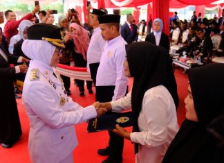 HUT Ke-80 Kemerdekaan RI, Bupati Gowa Serahkan SK Remisi ke 1.131 WBP