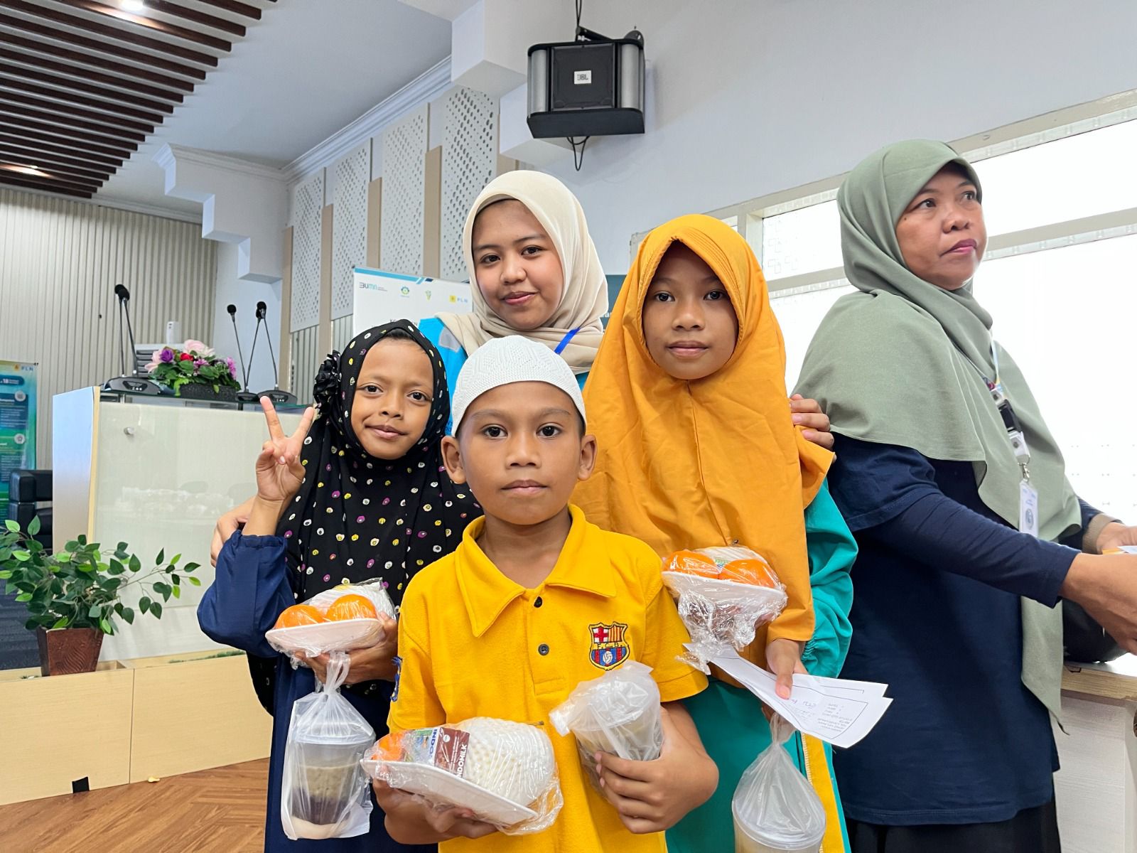 Dorong Pembangunan Merata, PLN IP UBP Tello Laksanakan Pemeriksaan Kesehatan Gratis