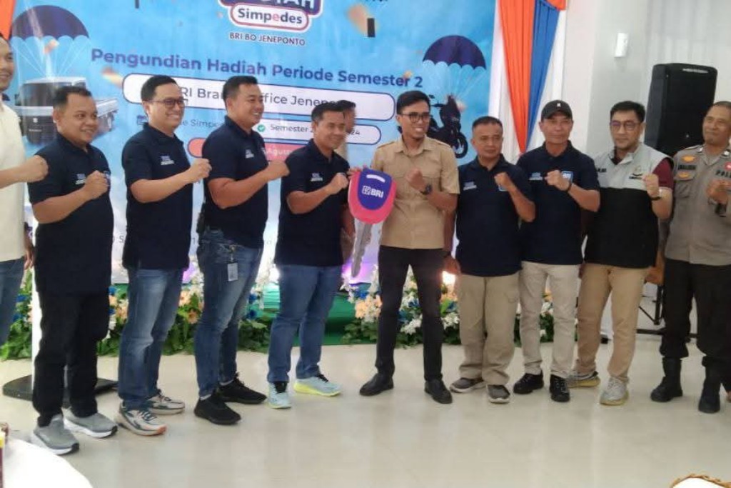 Dandim 1425 Jeneponto Hadiri Kegiatan BRI Panen Hadiah dan Penyerahan Bantuan Sembako