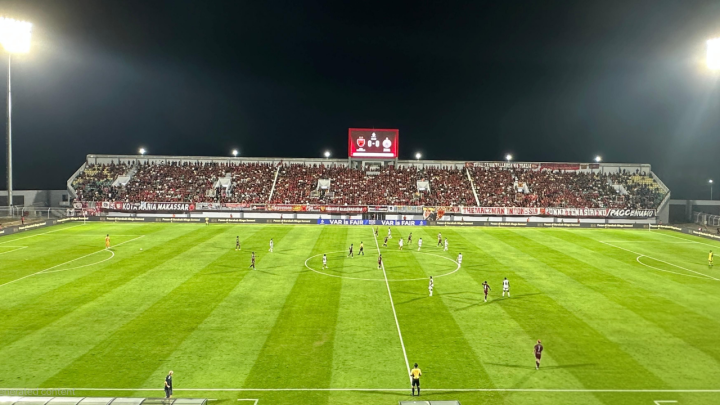Di Balik Terangnya Stadion dan Sorak Kemenangan PSM di GBH, Ada Kesigapan Petugas Menjaga Listrik Tanpa Kedip Listrik tanpa kedip