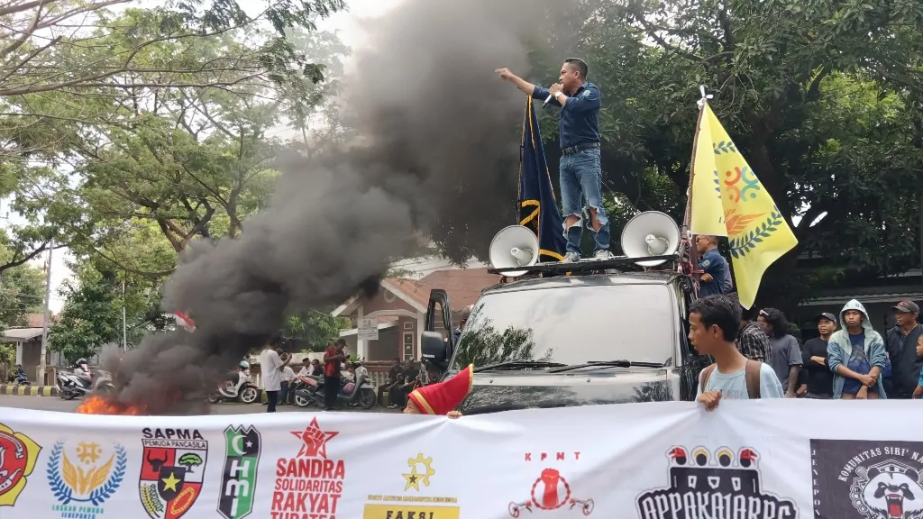 Aksi Unjuk Rasa SANDRA Desak Bupati Jeneponto Rekomendasikan Pencopotan Korkab dan Evaluasi Pendamping PKH