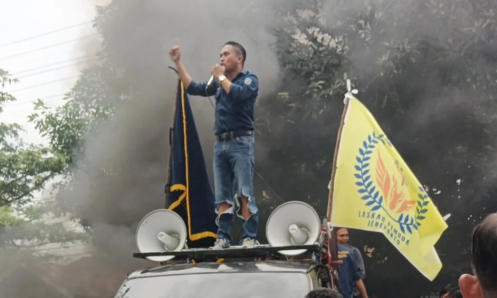 Aksi Unjuk Rasa SANDRA Desak Bupati Jeneponto Rekomendasikan Pencopotan Korkab dan Evaluasi Pendamping PKH
