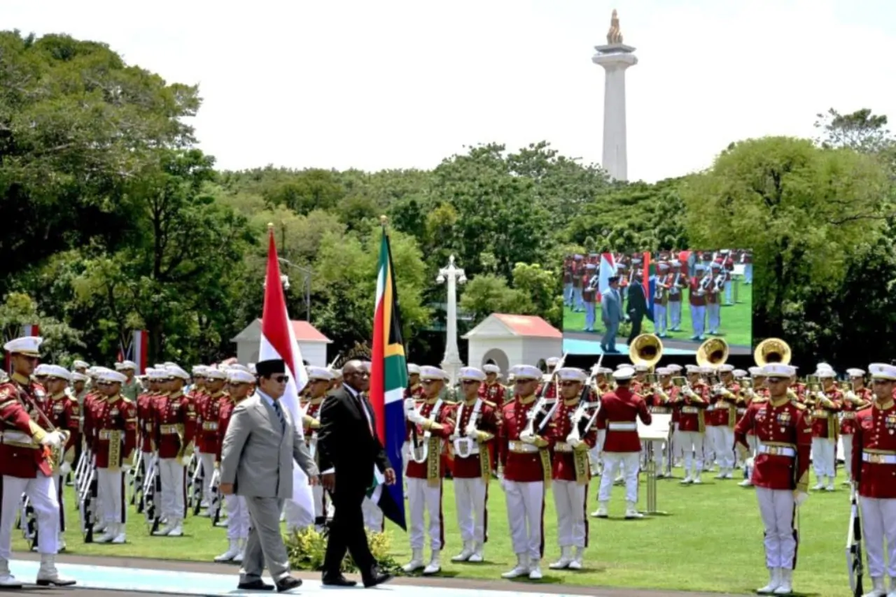 Penyanyi Dara Bugis Makassar Ismy Amaliah Hibur Kunjungan Kenegaraan Presiden Afrika di Istana