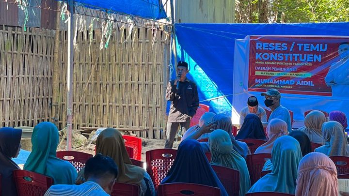 Reses di Maroangin Marang, Muh Aidil Terima Aspirasi Perbaikan Lampu Jalan hingga Bantuan Traktor Muh Aidil