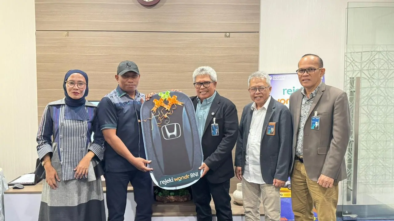 BNI Wilayah 07 Makassar Serahkan Hadiah Tahap Pertama Rejeki wondr BNI, Peluang Masih Terbuka hingga Februari 2026