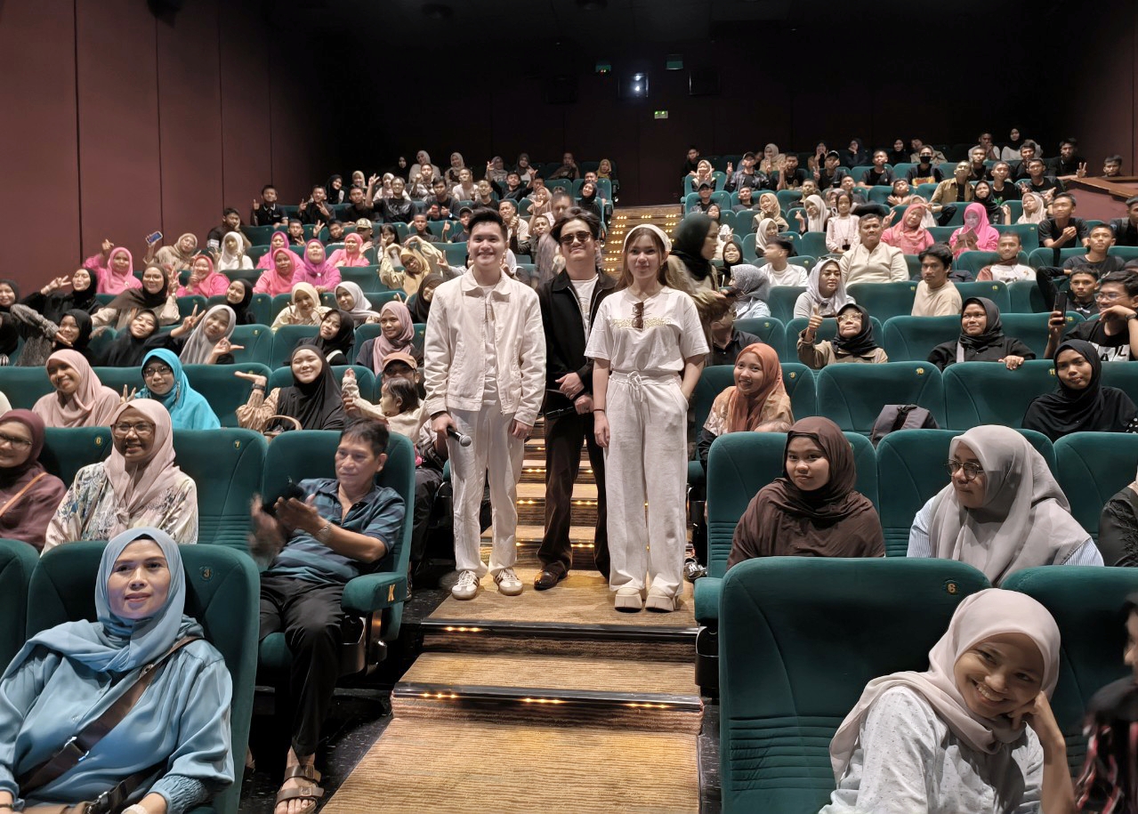 Solois Farelio Pulang Kampung, Disambut Riuh Penggemar di XXI Panakkukang Makassar