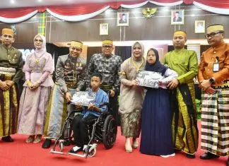 902 Siswa Disabilitas Dapat Bantuan Tabungan Pendidikan dari Gubernur Sulsel