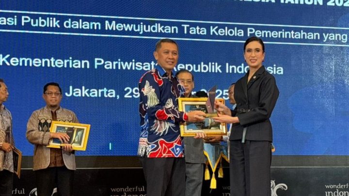 Kembali Cetak Prestasi, Poltekpar Makassar Pertahankan Anugerah Monitoring dan Evaluasi Keterbukaan Informasi Publik poltekpar makassar