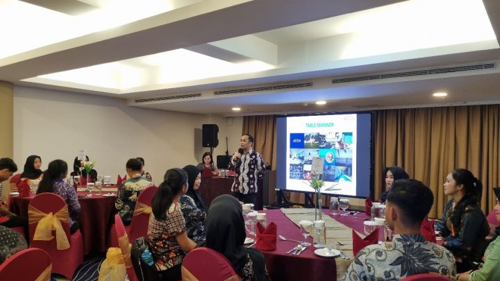 Keren! Aston Makassar Menjadi Salah Satu Hotel Favorit Pelatihan Table Manner aston makassar