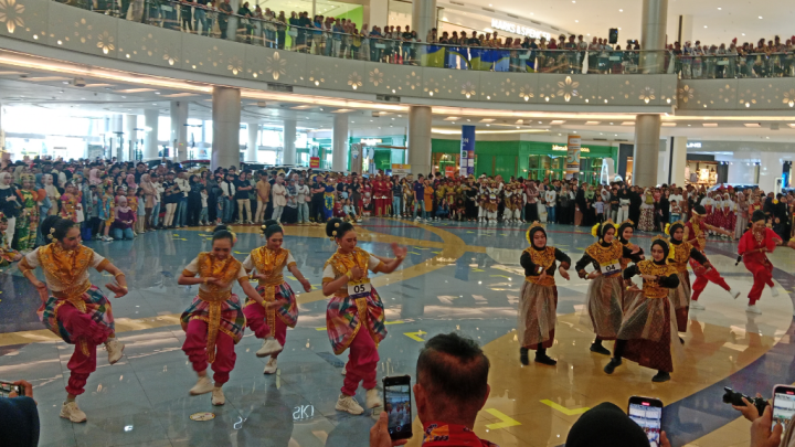 Indonesia Menari 2025 Digelar di TSM, Galactic Star Raih Juara Satu Indonesia menari 2025