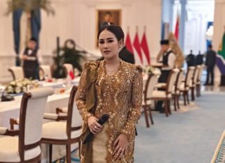Penyanyi Dara Bugis Makassar Ismy Amaliah Hibur Kunjungan Kenegaraan Presiden Afrika di Istana
