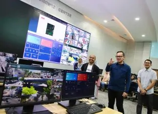 Kunjungi Command Center, Wamendagri Puji Inovasi Wali Kota Makassar dan Pak Kadis Kominfo Roem