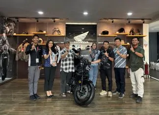 Astra Motor Sulsel Serahkan Honda Rebel 1100 kepada Konsumen Pertama di Indonesia Timur