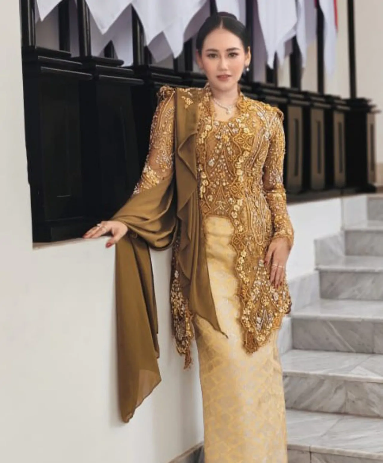 Penyanyi Dara Bugis Makassar Ismy Amaliah Hibur Kunjungan Kenegaraan Presiden Afrika di Istana