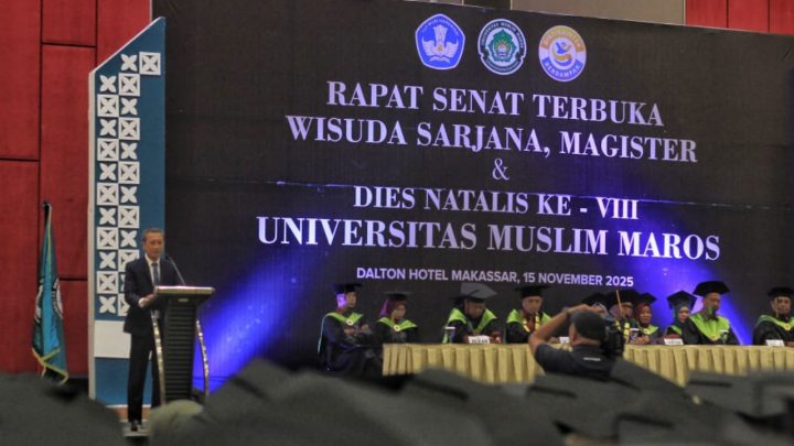 UMMA Maros Gelar Wisuda dan Dies Natalis, Hadirkan Arum Spink Beri Motivasi ke Wisudawan UMMA Maros