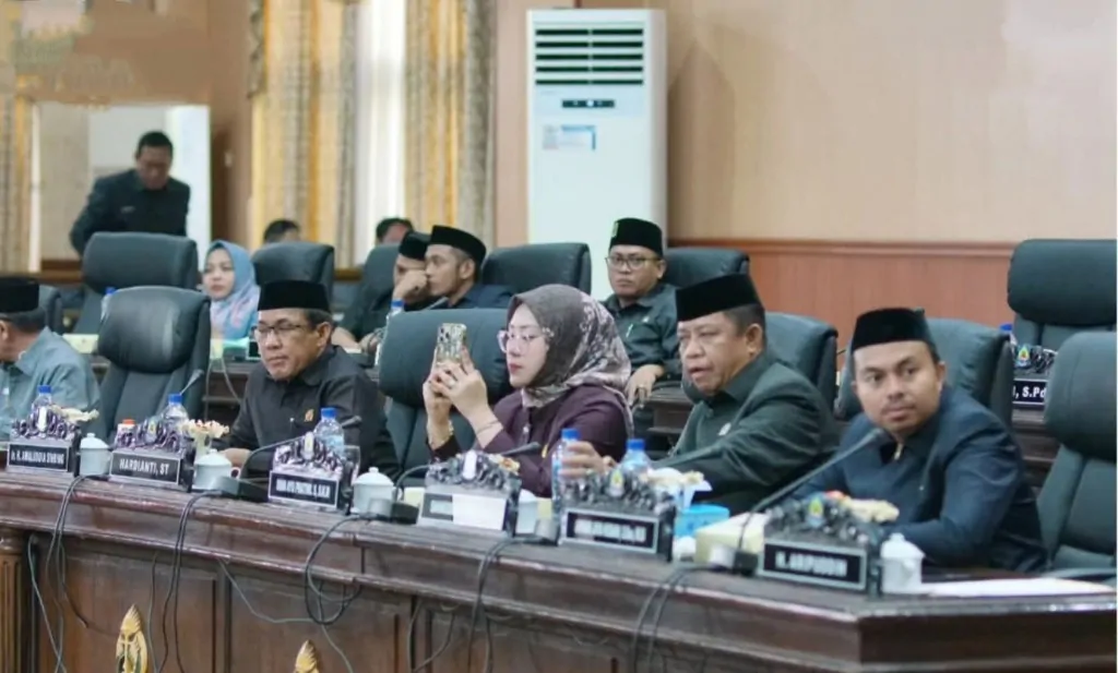 Bupati Jeneponto Serahkan Ranperda APBD 2026 kepada DPRD