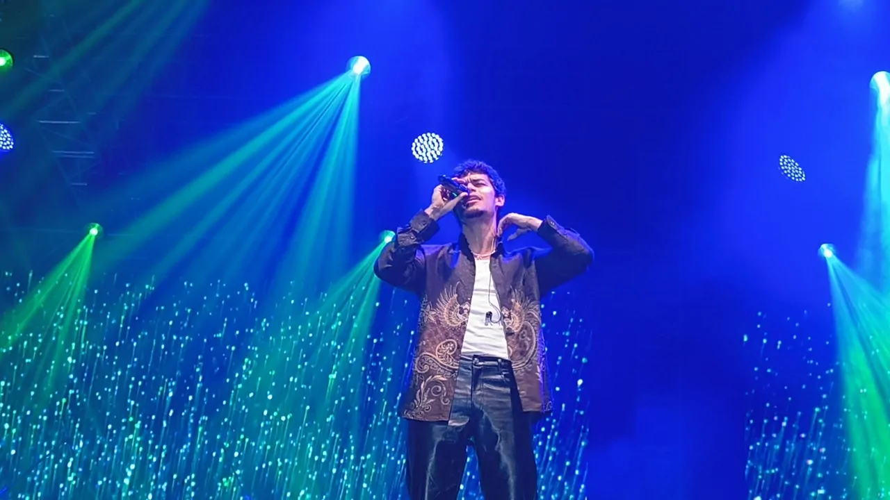 Maher Zain dan Harris J Sukses Bius Ribuan Penggemar di Makassar, Selanjutnya Guncang Surabaya!