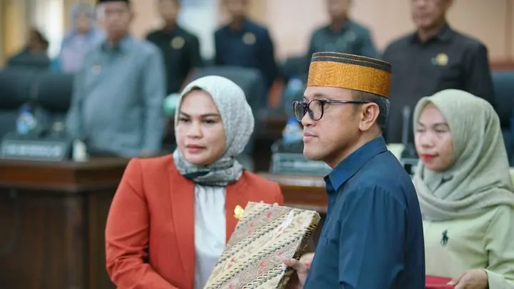 Bupati Jeneponto Serahkan Ranperda APBD 2026 kepada DPRD Bupati Jeneponto