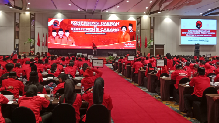 Buka Konferda dan Konfercab se-Sulsel, Hasto Kristiyanto Minta Anak Mudah Diakomodir PDIP