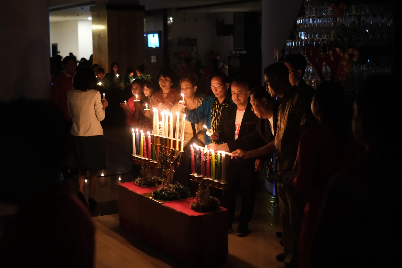 Christmas Lights On 2025 di Claro Makassar, Wujud Kebersamaan Sambut Natal Bersama Anak Panti Asuhan